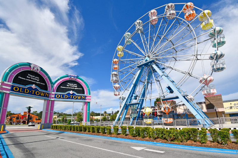 Old Town Kissimmee ferris wheel and entrance